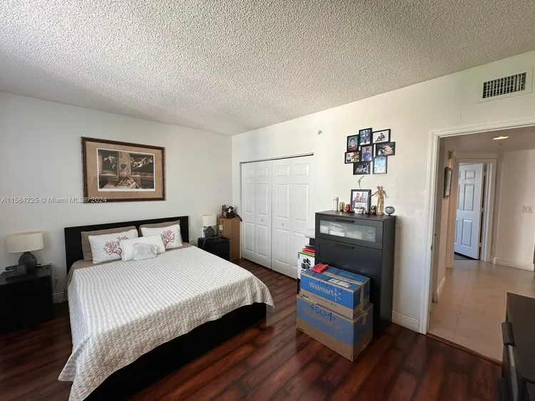 Porto Bellagio #4504 image #12