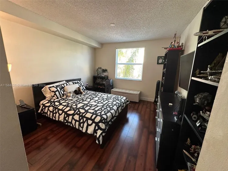 Porto Bellagio #4504 image #29