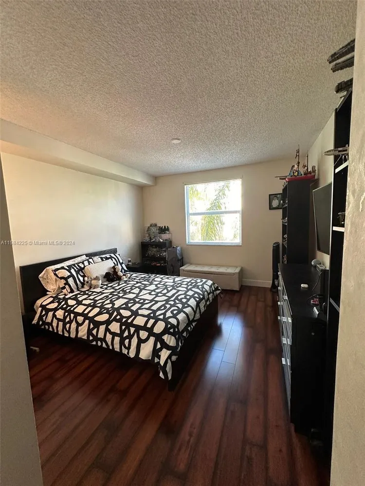 Porto Bellagio #4504 image #30