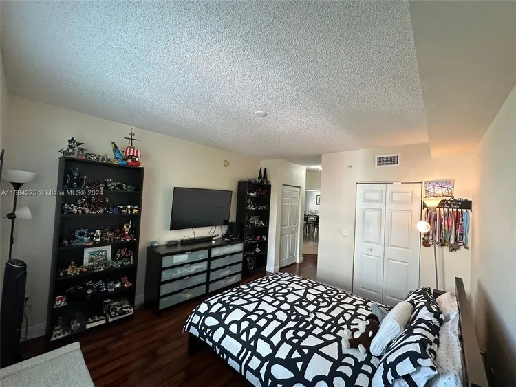 Porto Bellagio #4504 image #32