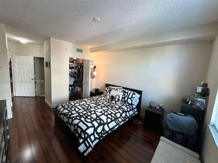 Porto Bellagio #4504 image #33