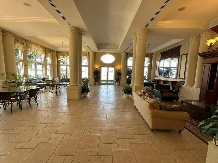 Porto Bellagio #4504 image #42