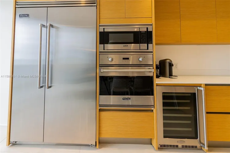 Majestic Tower #1009 image #14