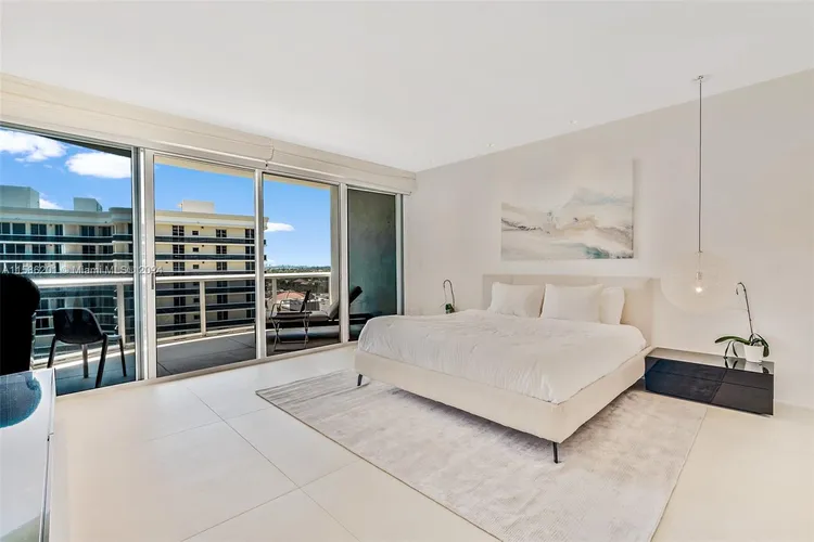 Majestic Tower #1009 image #25