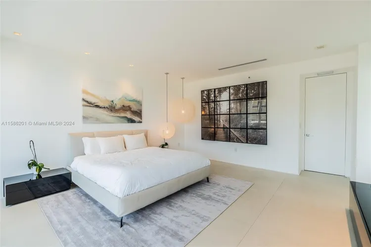 Majestic Tower #1009 image #28