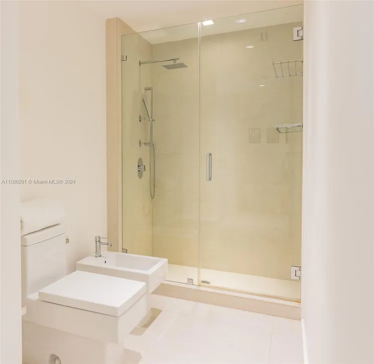 Majestic Tower #1009 image #35