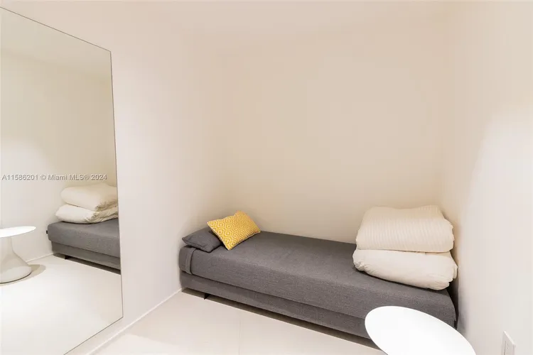 Majestic Tower #1009 image #39