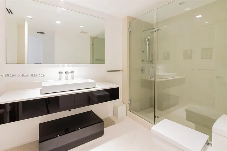 Majestic Tower #1009 image #41