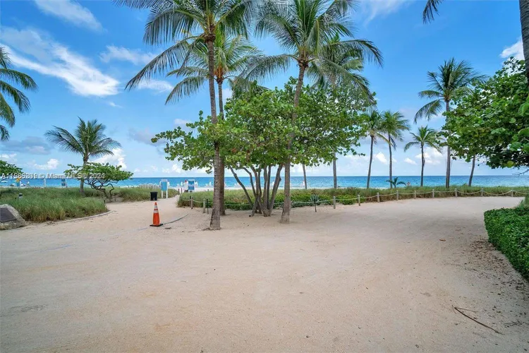 Majestic Tower #1009 image #62