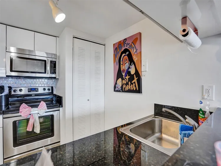 Grand View Palace #722 image #13