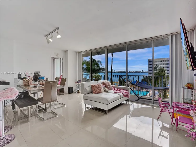 Grand View Palace #722 image #7