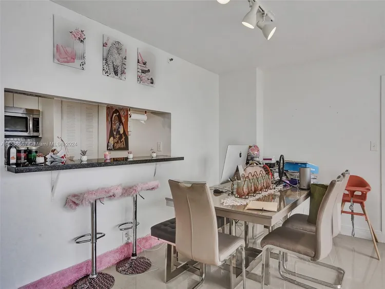 Grand View Palace #722 image #9