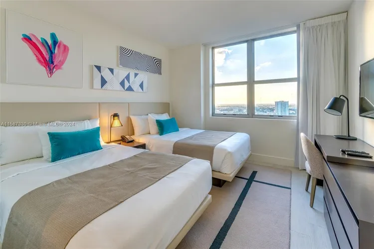 Hyde Beach House #R2202 image #10