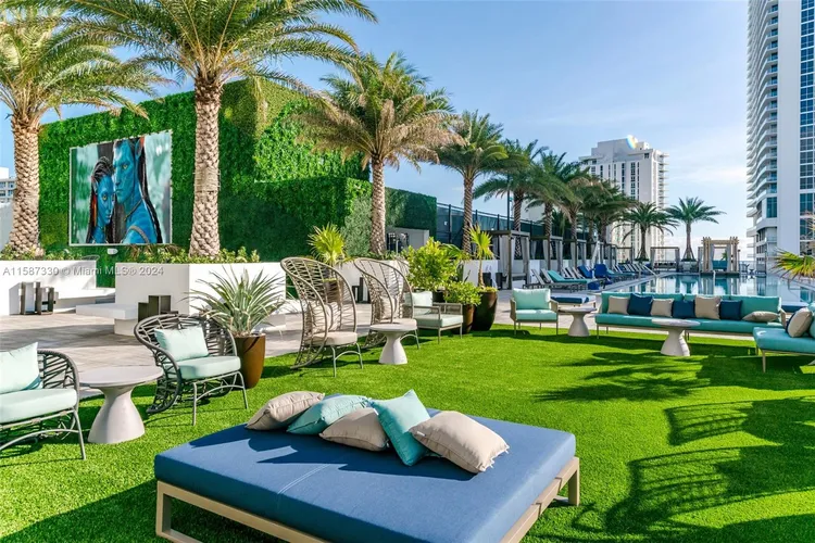 Hyde Beach House #R2202 image #31