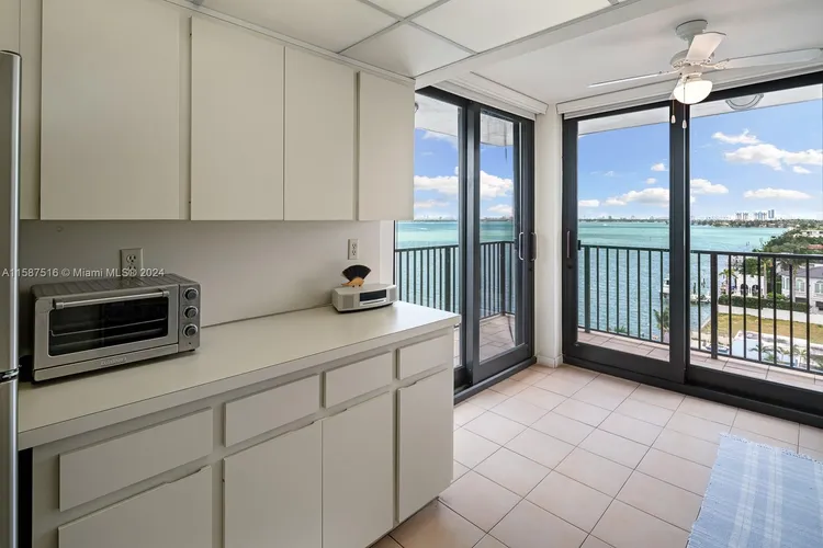 Venetian Isle Condo #801 image #12
