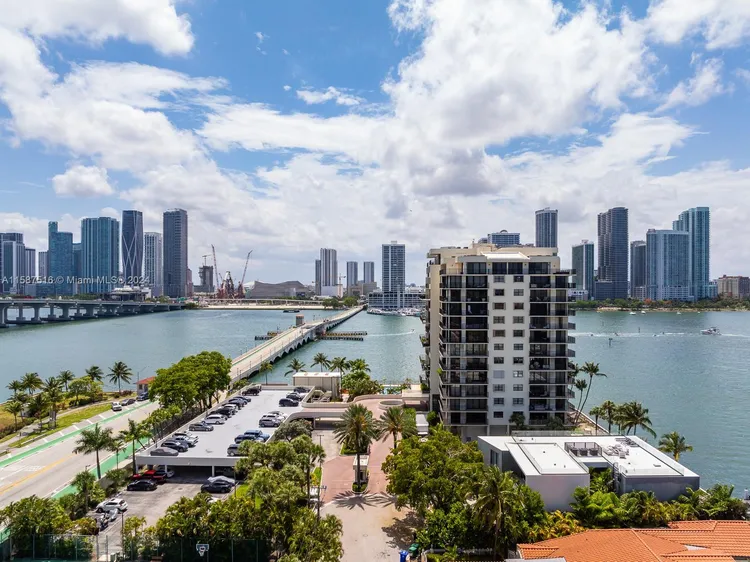 Venetian Isle Condo #801 image #19