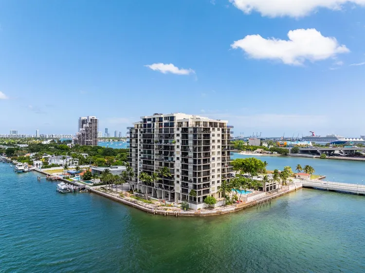Venetian Isle Condo #801 image #22