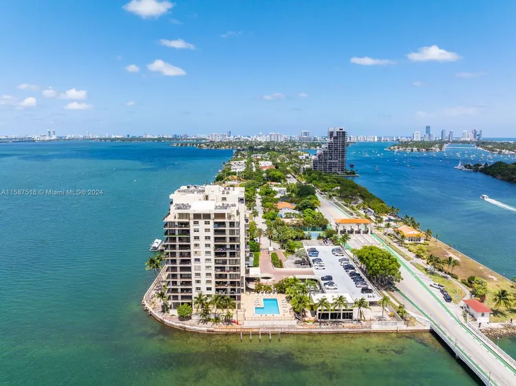 Venetian Isle Condo #801 image #29