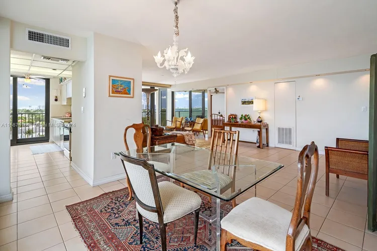 Venetian Isle Condo #801 image #9