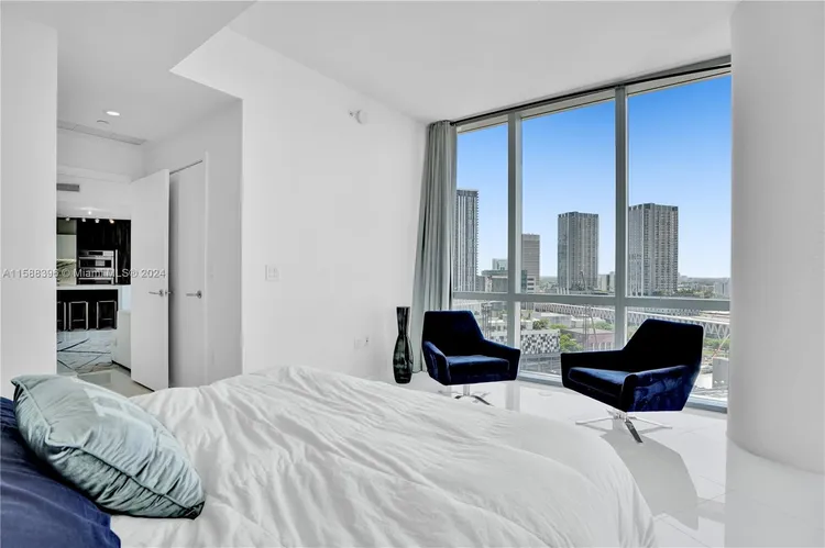 Paramount Miami Worldcenter #1802 image #6