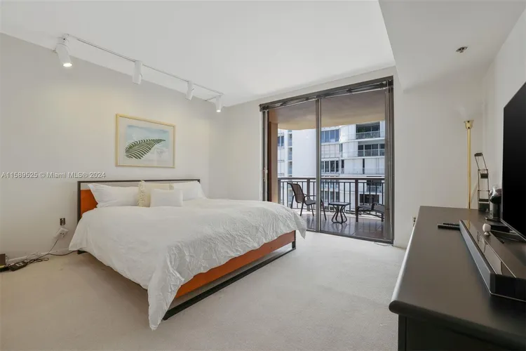 The Tiffany #1506 image #15