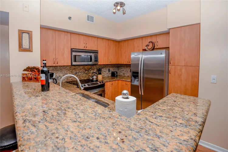 The Yacht Club at Aventura #7103 image #8