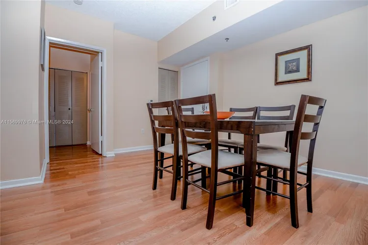 The Yacht Club at Aventura #7103 image #9