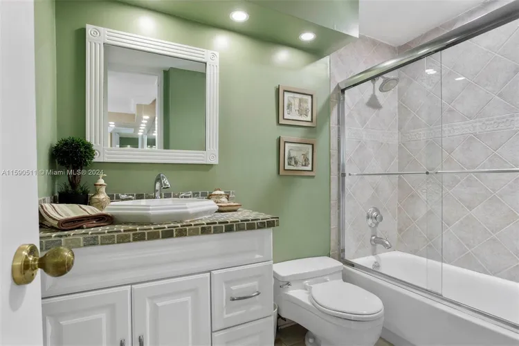 Crystal House #3L image #12