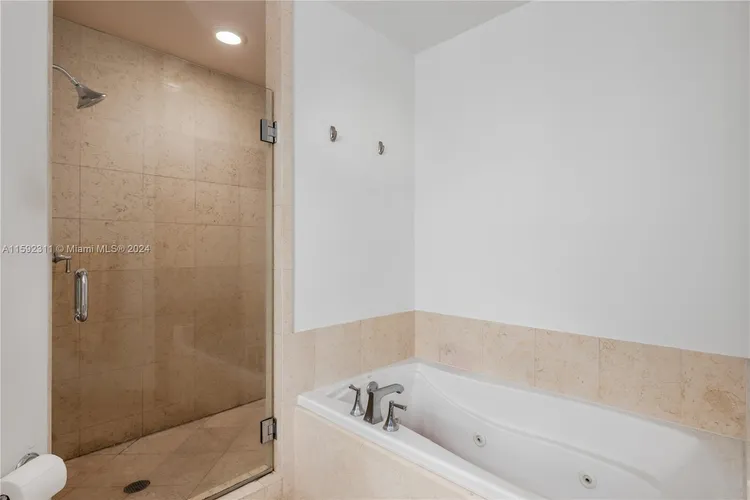 Turnberry Village #420 image #14