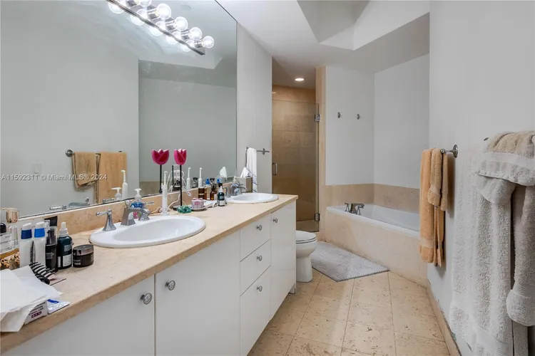 Turnberry Village #420 image #15