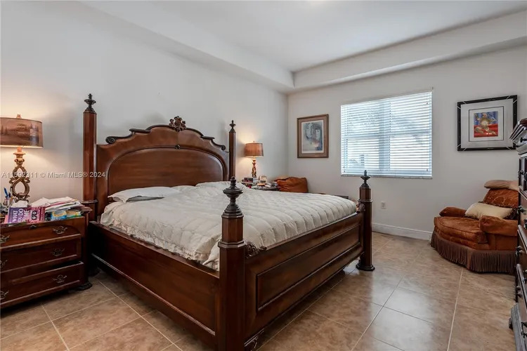 Turnberry Village #420 image #16