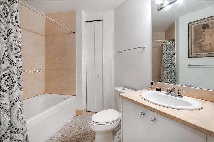 Turnberry Village #420 image #19