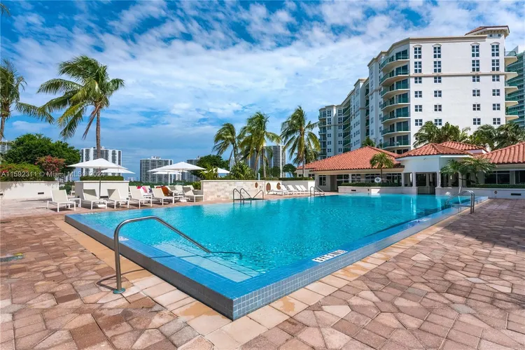 Turnberry Village #420 image #22