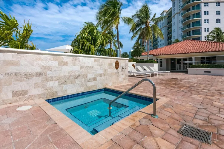 Turnberry Village #420 image #23