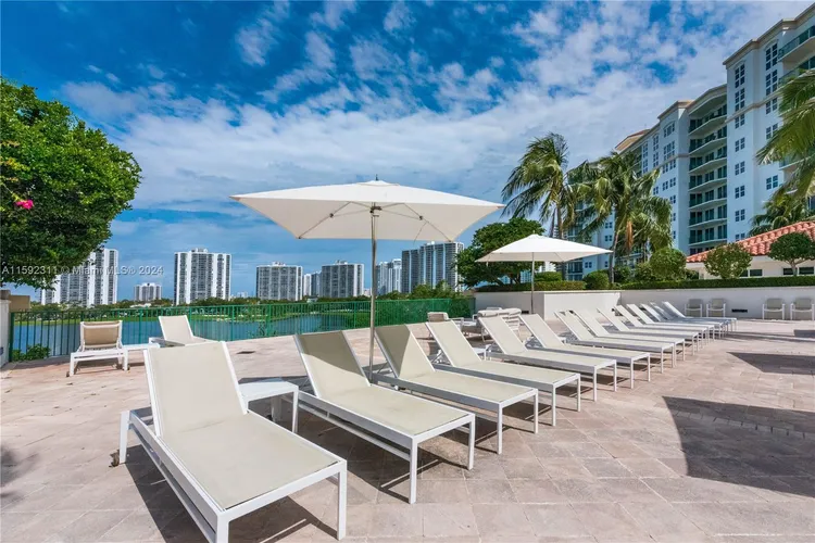 Turnberry Village #420 image #24