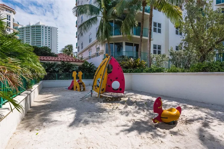 Turnberry Village #420 image #29