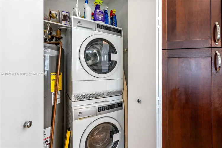 Turnberry Village #420 image #6