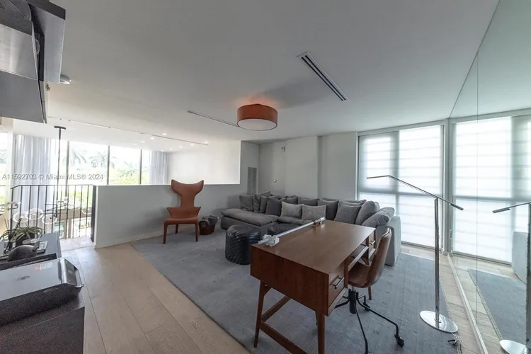 Three Hundred Collins #2A image #13