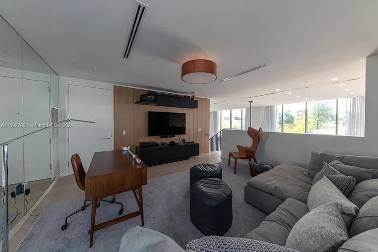 Three Hundred Collins #2A image #14