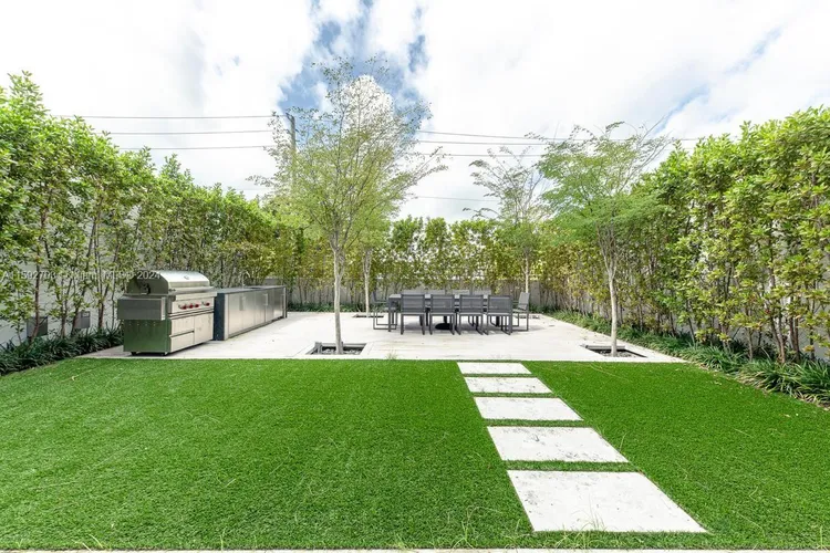 Three Hundred Collins #2A image #19