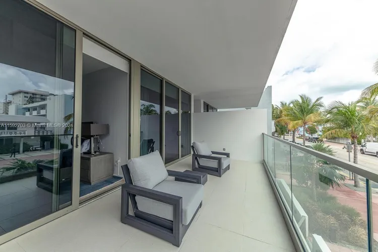 Three Hundred Collins #2A image #6