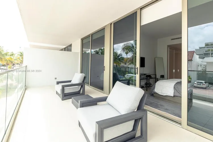 Three Hundred Collins #2A image #7