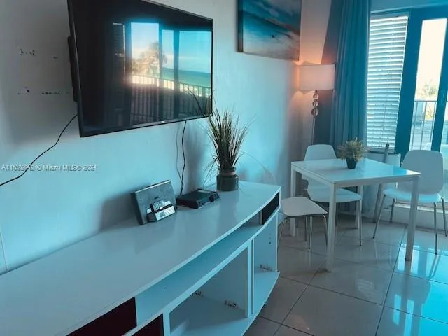 Casablanca #403 image #25