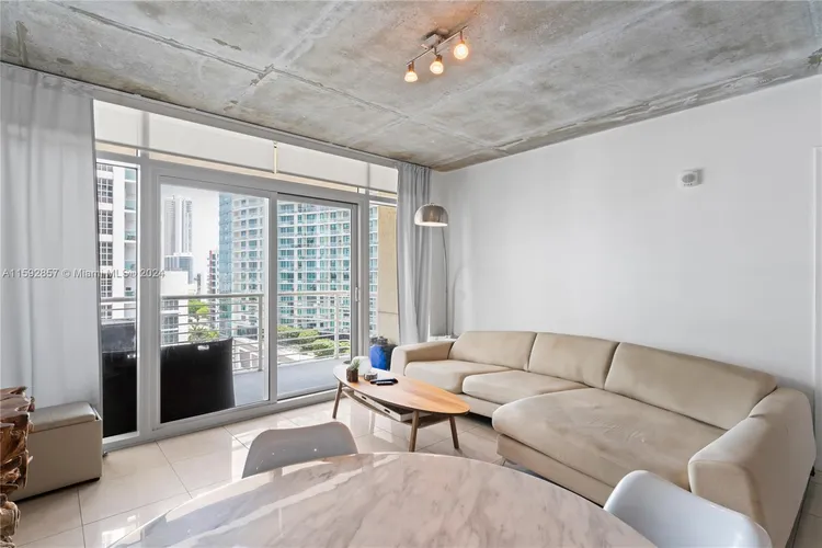 Midblock Condominium #1002 image #6