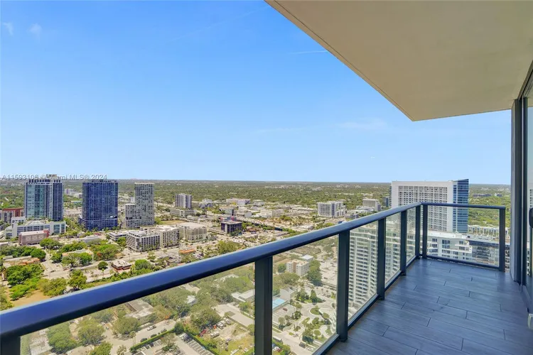 One Paraiso #3906 image #20