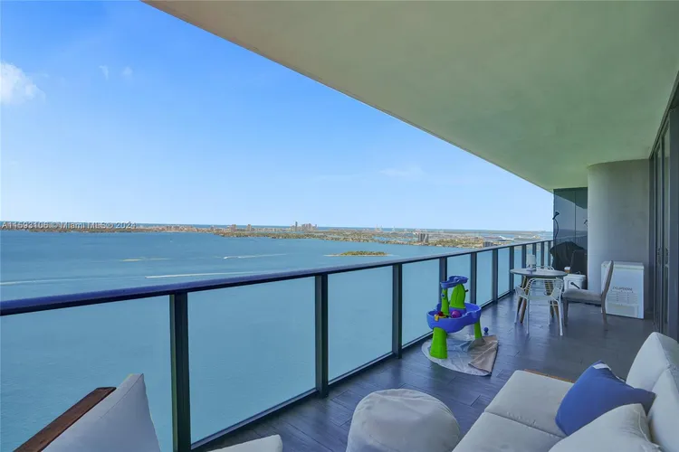 One Paraiso #3906 image #9