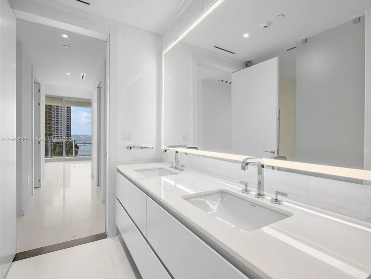 Aston Martin Residences #702 image #7