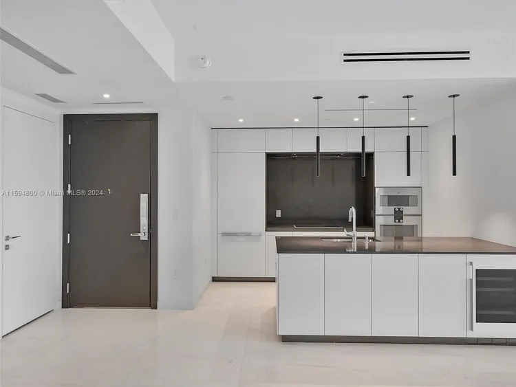 Aston Martin Residences #702 image #9
