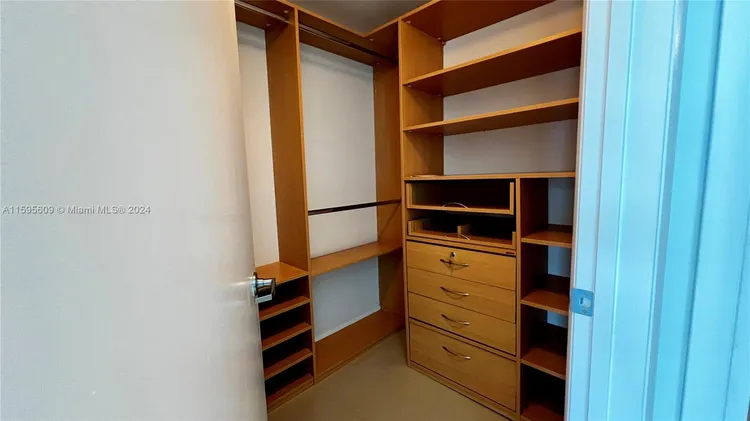 Mint #2404 image #17