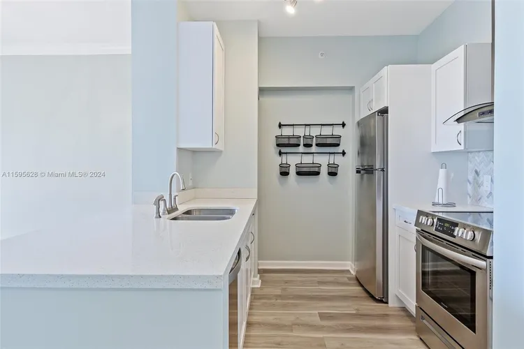 Regent Park #812A image #13